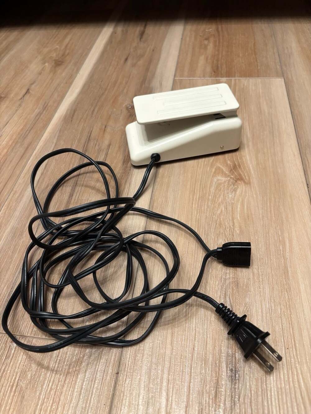 Universal Sewing Machine Foot Pedal Controller Model 6812 (kenmore)